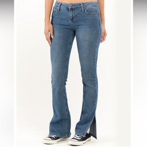 Low rise jeans size 28